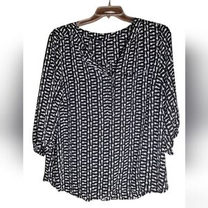 NYDJ Black & White Key Print Blouse Size 1X